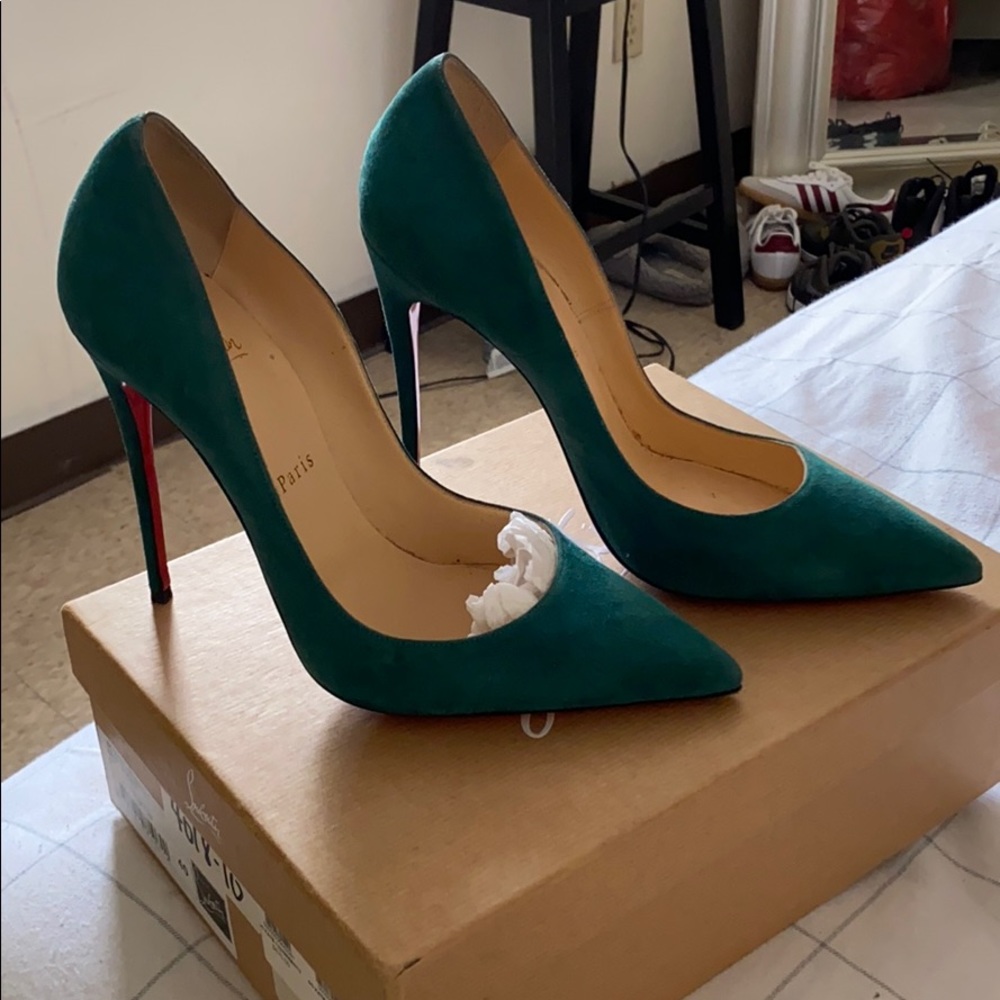 Forest Geeen CuTE
Christian Louboutin